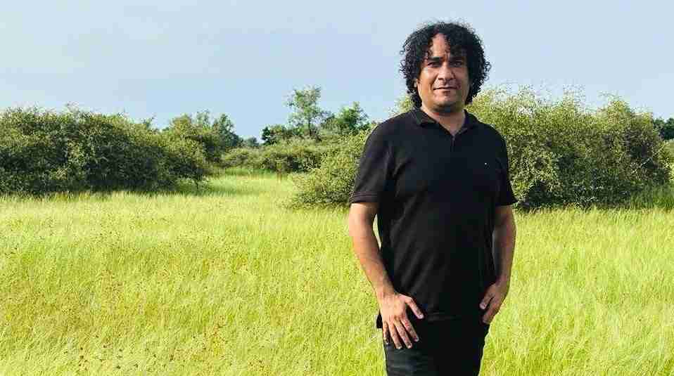 ‘ग्रीनमैन’ IRS ऑफिसर रोहित मेहरा बना चुके 700 वर्टिकल गार्डन और 560 शहरी जंगल