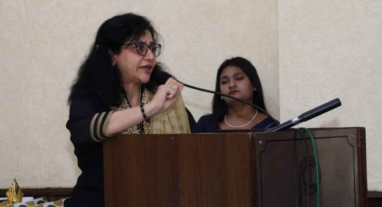 ऑपरेशन थिएटर से बाहर डॉक्टर ने संभाली समाज की कमान, मिला प्रतिष्ठित पुरस्कार